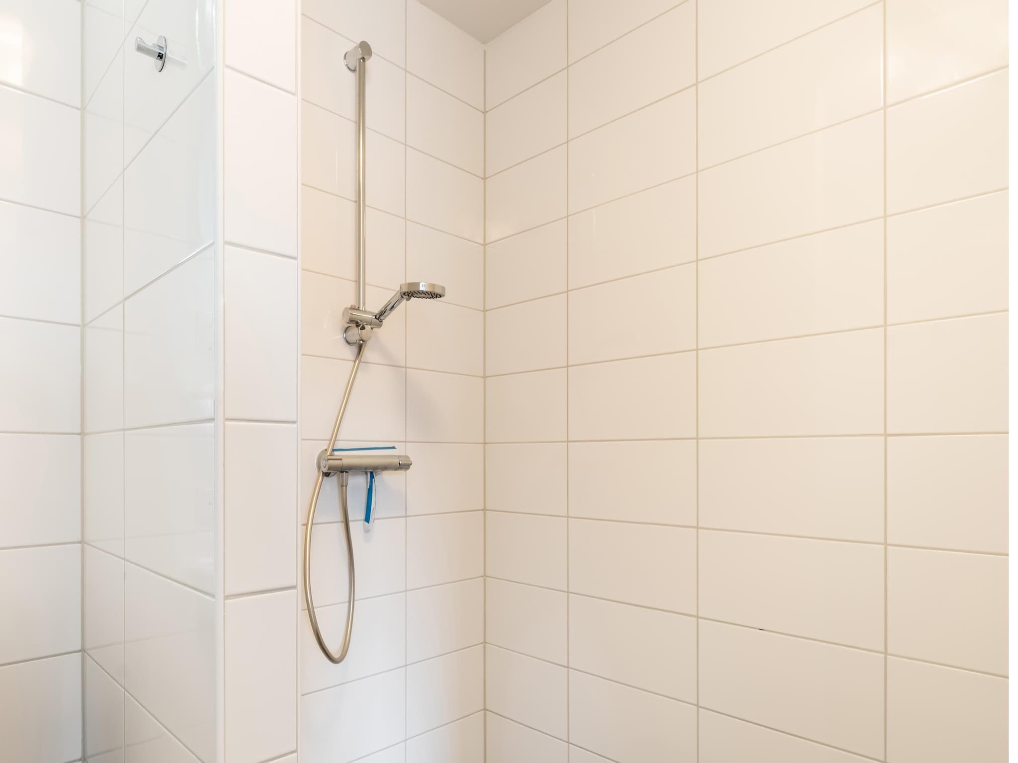 De badkamer van De Pelikaan Huis Nr 45 in Scherpenisse