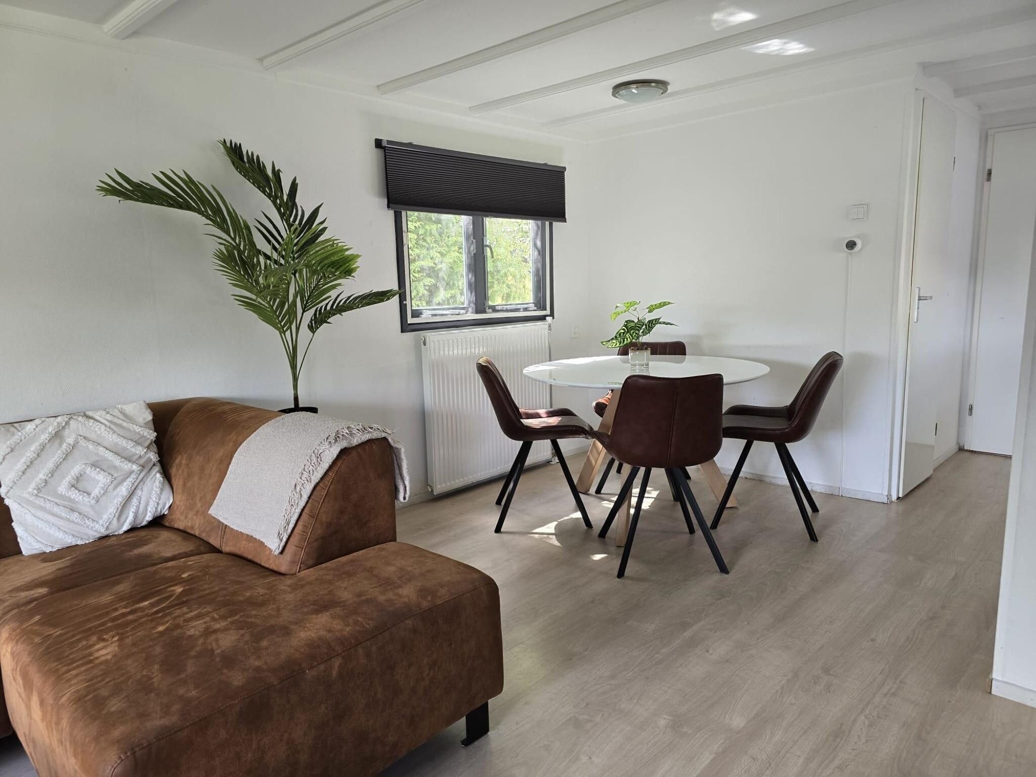 De eetkamer van De Veluwse Eekhoorn in Garderen