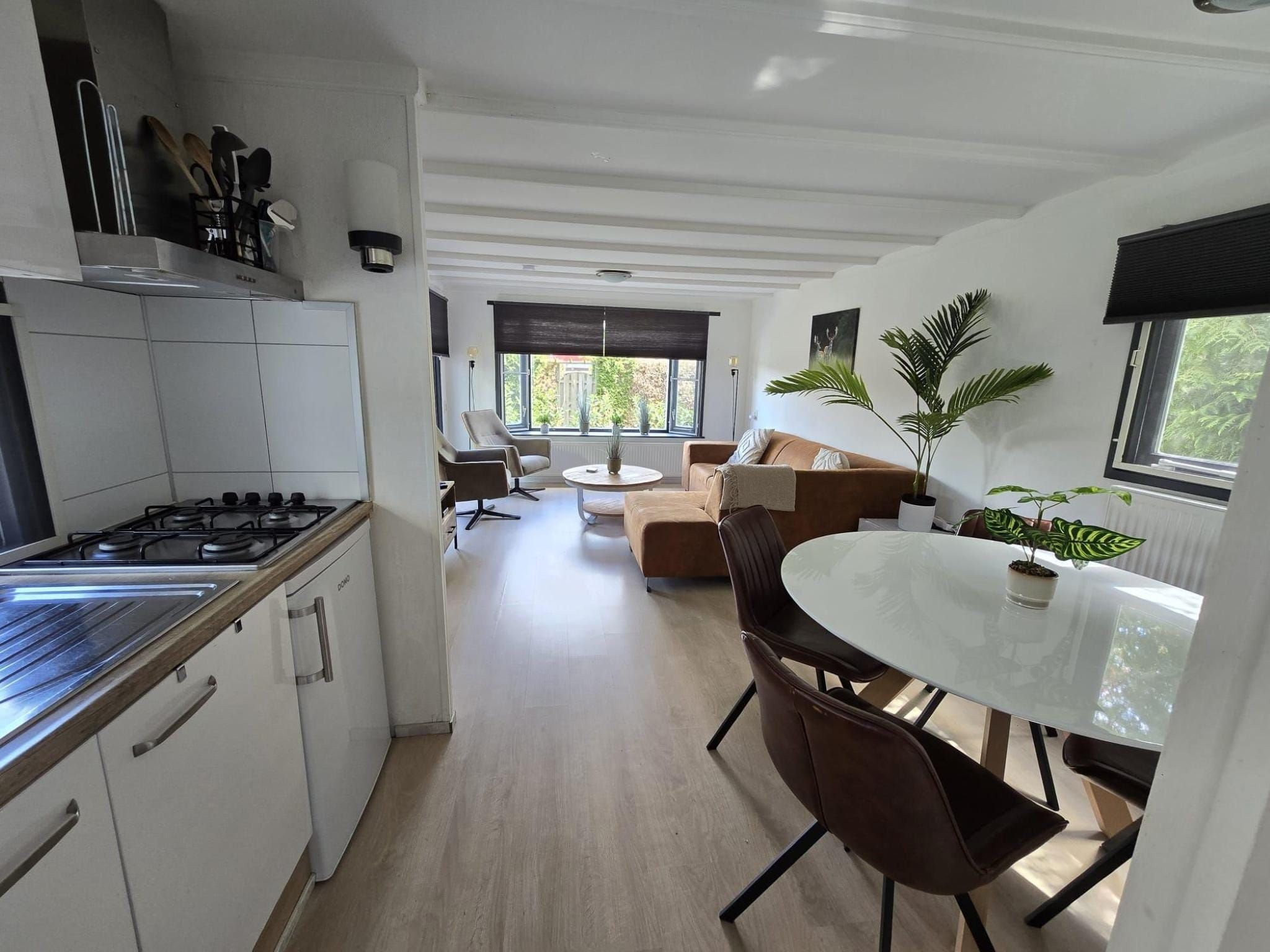 De eetkamer van De Veluwse Eekhoorn in Garderen