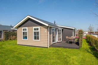 Zonnig Giethoorn Huisje in Giethoorn