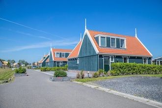 Vakantiehuis in Zaanse stijl met tuin in West-Graftdijk