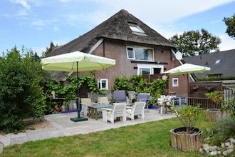 Prachtige boerderij in Wapse met omheinde tuin in Wapse