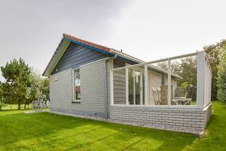 Gezellige bungalow op 1,5 km van het strand in Hollum
