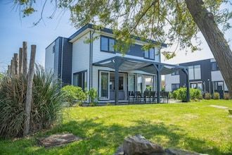 Modern vakantiehuis met sauna in West-Graftdijk