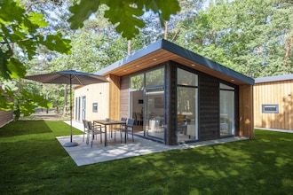 Lodge in Bospark met Sauna & Tuin in Mierlo