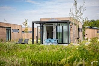 Lodge aan Markermeer met groen ontwerp in Wijdenes