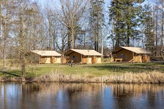 Charmante safaritent aan het meer in Gasselternijveen