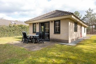 Bungalow in Veluwe met Infraroodsauna in Putten