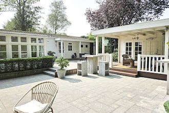 Chalet Kieftveen met bubbelbad voor vier personen in Voorthuizen