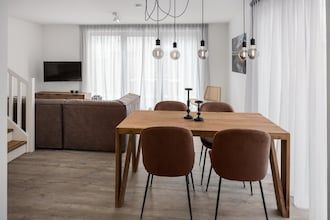 Villa aan het Veerse Meer met luxe voorzieningen in Wolphaartsdijk