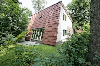 Moderne Villa Nabij Veluwe in Hoenderloo