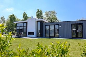 Modern vakantiehuis in Nieuwvliet met tuin in Nieuwvliet