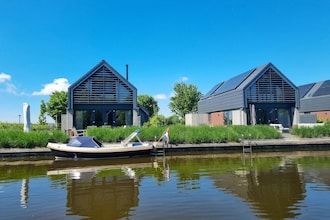 Villa in Balk met eigen steiger aan Slotermeer in Balk