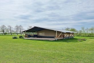 Luxe glamping nabij de Friese wateren in De Veenhoop