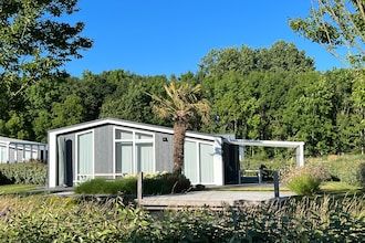 Vakantiehuis in Zeeland met Terras aan de Kreek in Wemeldinge
