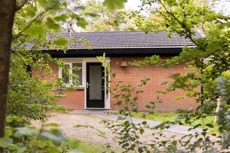 Bosbungalow in Putten in Putten