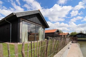 Tiny House in Anjum bij het Meer in Anjum