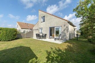 Villa in Julianadorp bij Strand in Julianadorp aan Zee