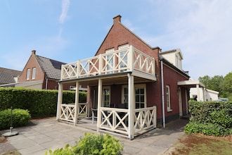 Bungalow aan het water bij Rotterdam in Simonshaven