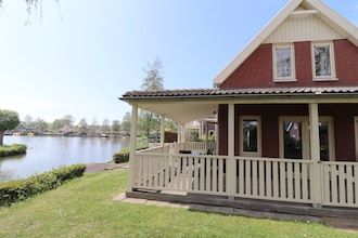 Bungalow in Zuid-Holland met eigen aanlegsteiger in Simonshaven