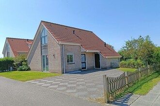 Bungalow bij Breskens strand en vuurtoren in Breskens
