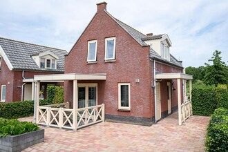 Bungalow in Zuytland met Eigen Visteiger in Simonshaven