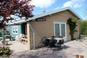 Leuke bungalow met zonnige tuin in Sint Maartenszee