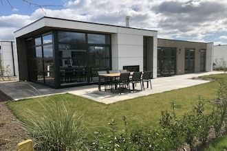 34 met motorboot in Olburgen