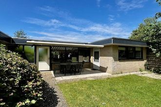 Schitterende bungalow met zonnige tuin in Sint Maartenszee