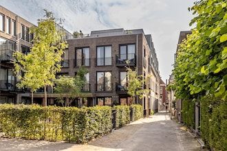 Speels en luxe appartement midden in Delft. in Delft