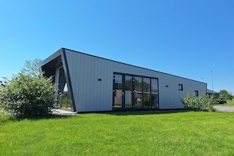Chalet met 2 slaapkamers en een terras in West-Graftdijk