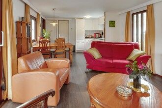 Chalet in Stegeren met Zwembad en Tuinen in Ommen- Stegeren