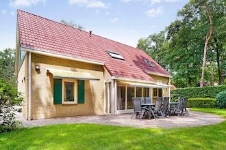 Rolstoeltoegankelijke bungalow met sauna in Diessen-Baarschot