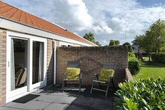 Vakantiehuis in Nes met zwembad in Nes