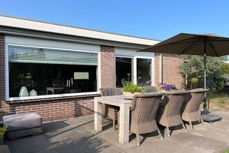 3 slaapkamers, 6 personen, WiFi, grote tuin met schitterend uitzicht over de landerijen in Sint Maartensvlotbrug