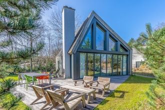 Ontspannen en sfeervolle 6 persoons villa bij het bos. in De Koog