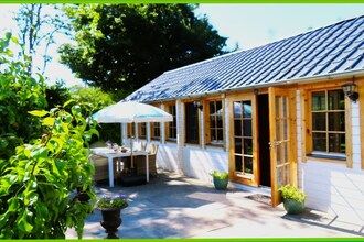 Klein Botanisch Huisje in Tzumarrum