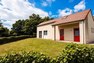 Vrijstaande bungalow aan de bosrand in Ewijk