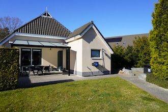 Vrijstaand vakantiehuis aanlegsteiger en buitenspa in Vlagtwedde