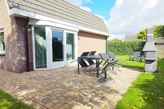 Ongerepte strandbasis in Noordwijk in Noordwijk