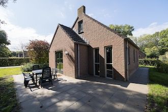 Bosbungalow voor 5 gasten in Ewijk in Ewijk