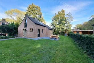 Verhoogde Ewijk woning voor 6 in Ewijk