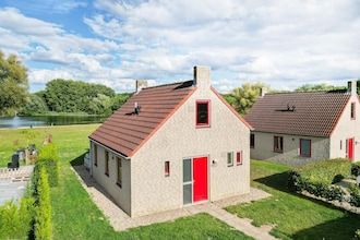 6-pers. sauna bungalow aan het meer in Ewijk