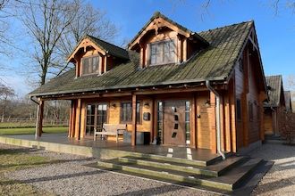 Villa met sauna en badkuip in Den Ham
