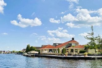 Villa op het water in Lemmer