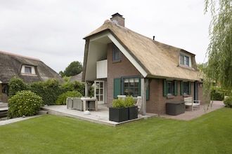 Ontsnappen aan het meer bij Giethoorn in Wanneperveen