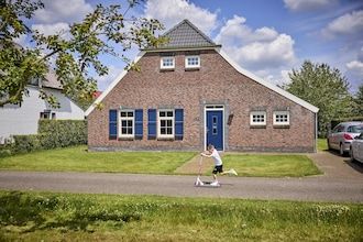 Boerderij in Limburg met Zwembad in Roggel