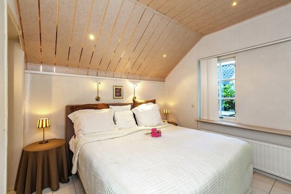 Slaapkamer - Appartement in Oostkapelle bij het Strand in Oostkapelle (4)