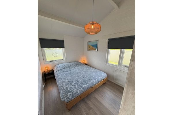 Slaapkamer - Luxueuze villa in Noord-Holland vlak bij zee in Egmond aan den Hoef (5)
