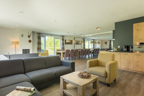 Woonkamer - Groepsuitje op het platteland in Paasloo (3)